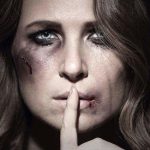 خشونت خانگی چیست و چطور می‌توان با آن مقابله کرد؟