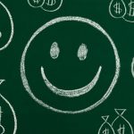 آیا پول تنها مسیر خوشبختی است؟ چکیده‌ای از تحقیقات مختلف درباره شادی
