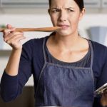 ۱۶ اشتباه آشپزی رایج و راه‌حل‌های ساده برای آنها
