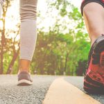 چطور پیاده‌ روی روزانه را به‌عادت تبدیل کنیم؟ با ۱۰ استراتژی ساده