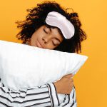 تأثیر خواب بر سلامت پوست؛ چطور بخوابیم؟